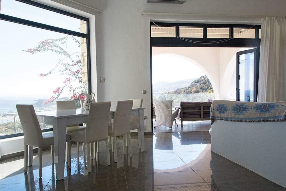 Evilia Luxury Villa อาโมปี ภายนอก รูปภาพ